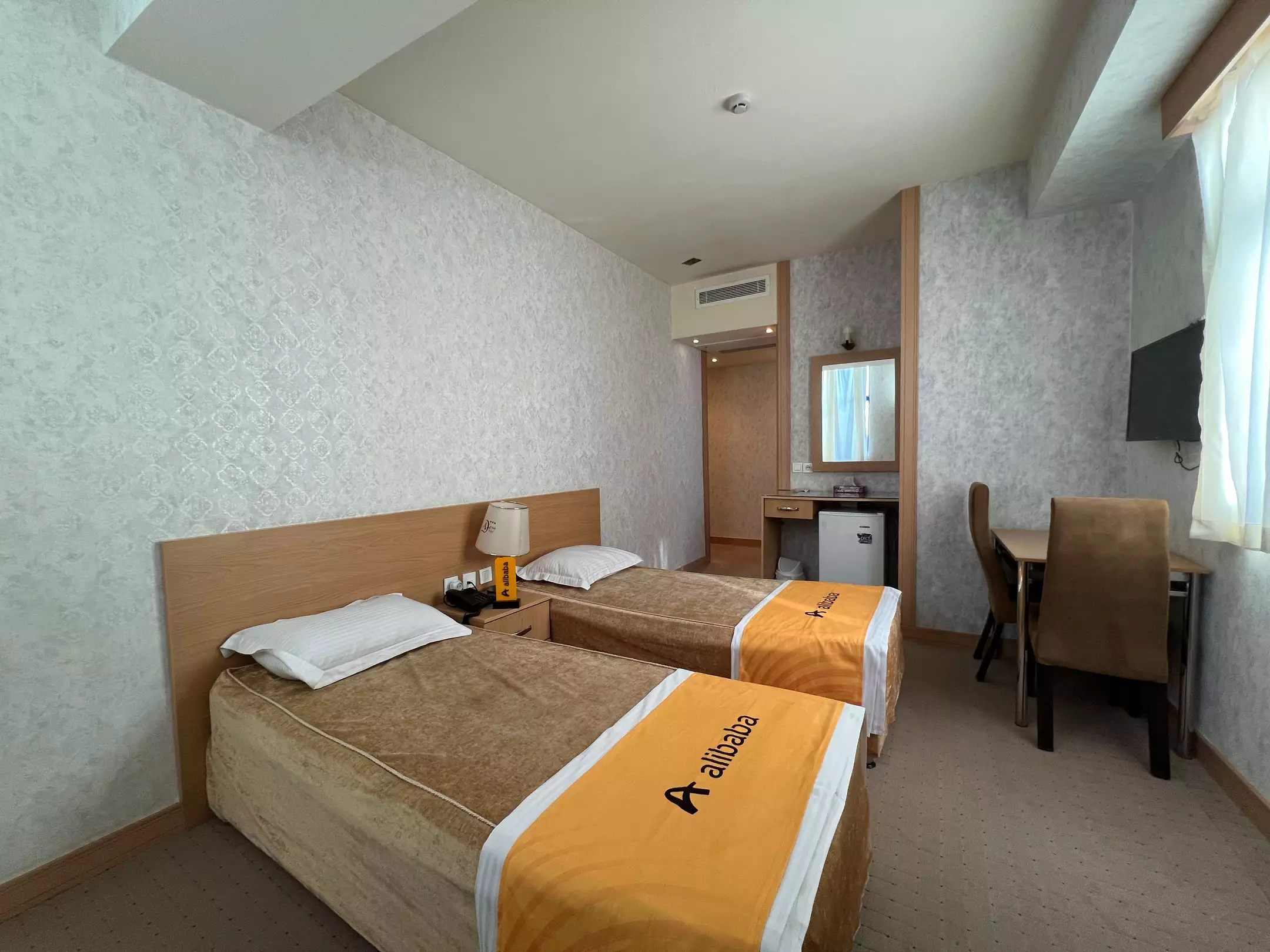 Alibaba https://cdn.alibaba.ir/ostorage/hotel-accommodation-images/696cbf626b43e2b9afa3be6d_08- اهراب- اتاق توئین معمولی (5).webp